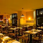 Crossroad Hotel 3*
