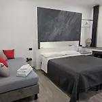 Hotel Crossroad