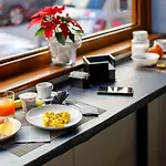 Hotel Crossroad 3*