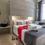Crossroad Hotel 3*