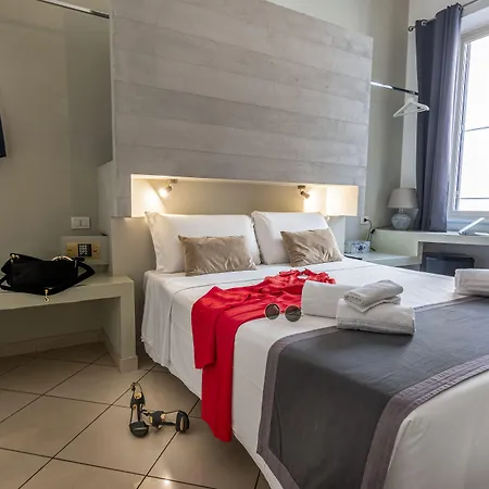 Crossroad Hotel 3*